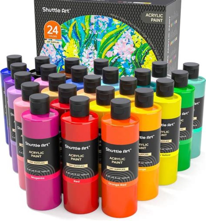 Can acetone be used as acrylic liquid?