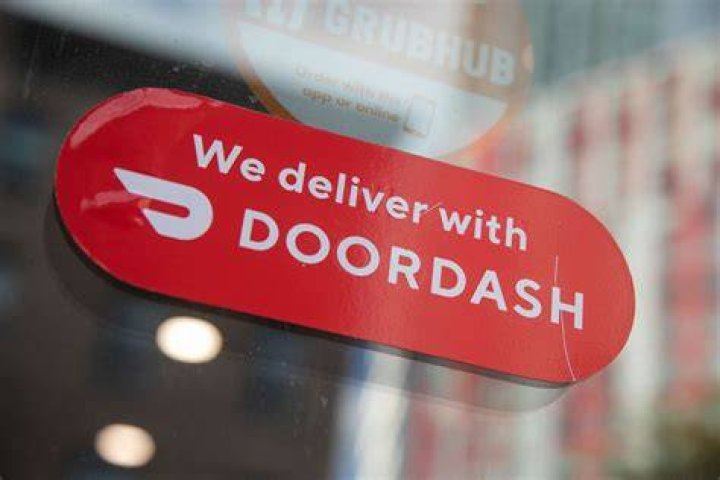 Can DoorDash customers see where you are?