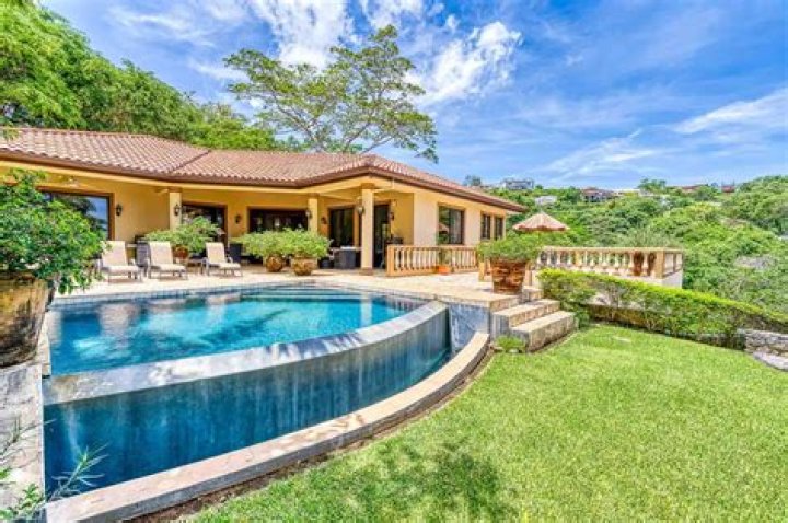 Can you buy a house in Costa Rica?
