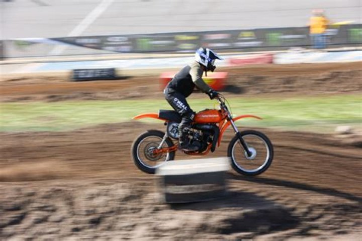 Do air-cooled bikes have radiators?