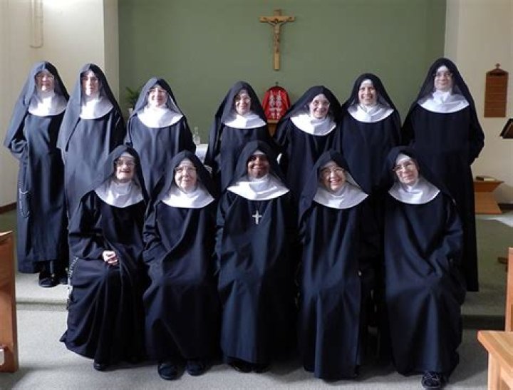Do nuns live together?