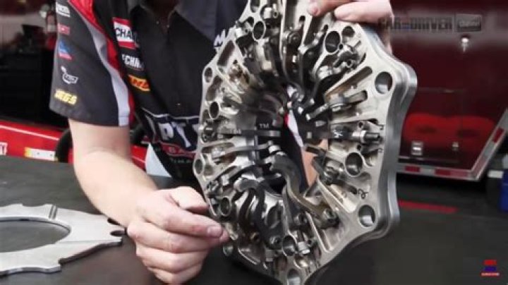 Do Top Fuel dragsters have transmissions?