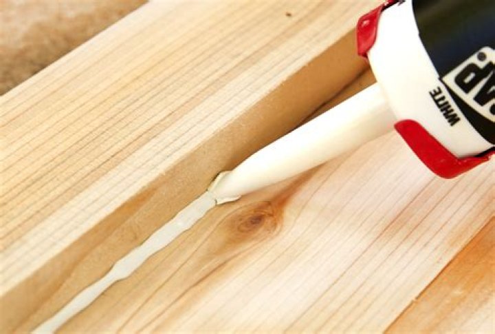 Does clear caulk turn yellow?