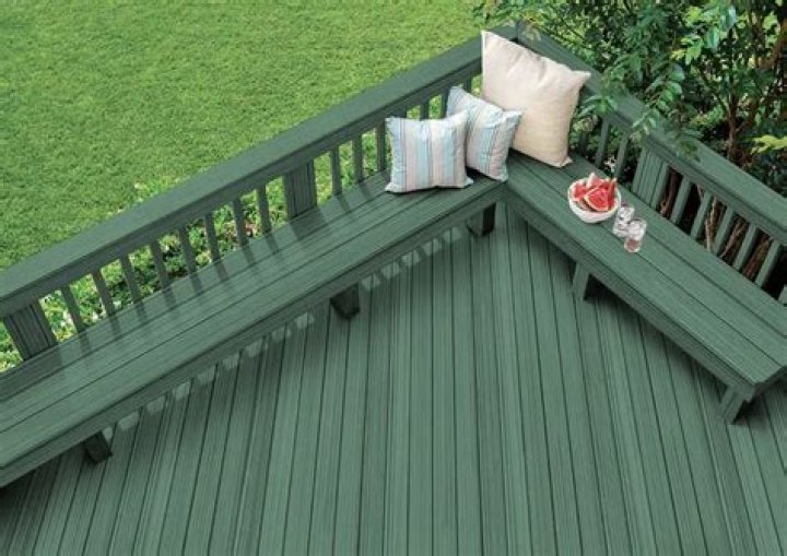 How much does it cost to have someone paint your deck?