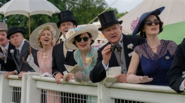 How rich are the crawleys in Downton?
