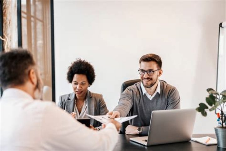 Is HR will be the one who decide to hire an applicant?