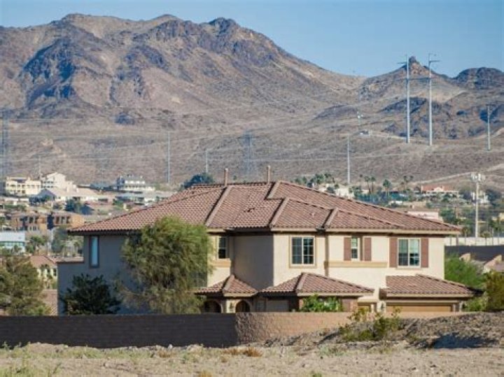 Is it cheaper to buy a house in Nevada or California?