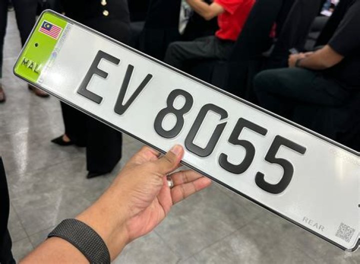 What are the first 2 letters on a number plate?