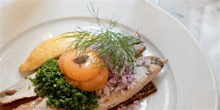 What is a typical Swedish lunch?