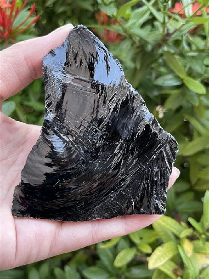 What is black obsidian in Chinese?