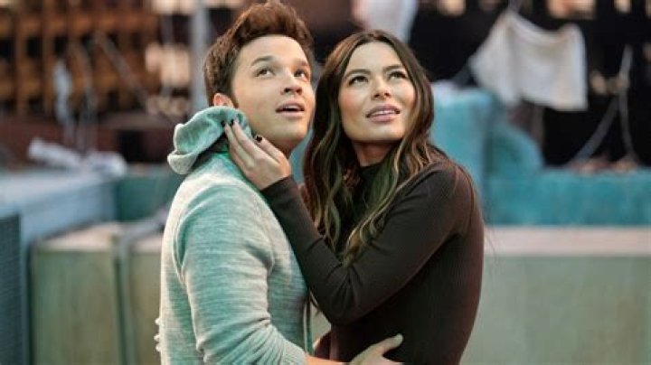 Why did Joey joy and Carly break up?